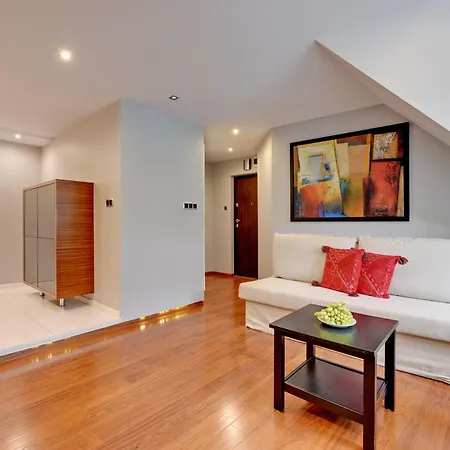 Vegas Near The By Renters Apartman